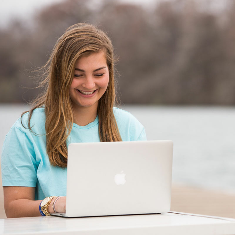 outdoor-laptop-light-blue-square